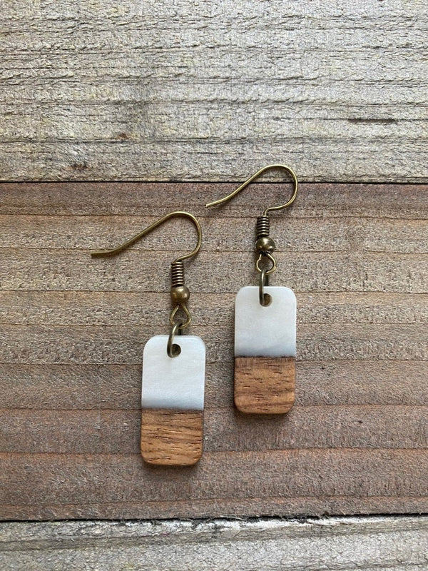 Pearly White & Wood "Tabbies" - Bohemian Earrings Tonybook